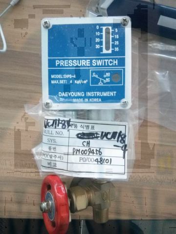 PRESSURE SWITCH WITH 3-WAY STOP VALVE DIPS-4 BAR PT3/8 AC220V